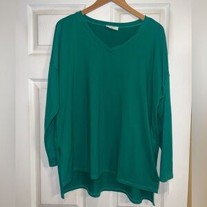Zenana Outfitters Teal Long Sleeve V-Neck Top. Size Large. EUC